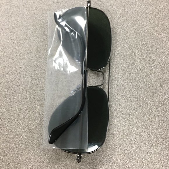 Ray-Ban Rb3025 Classic Aviator Sunglasses - Picture 2 of 10